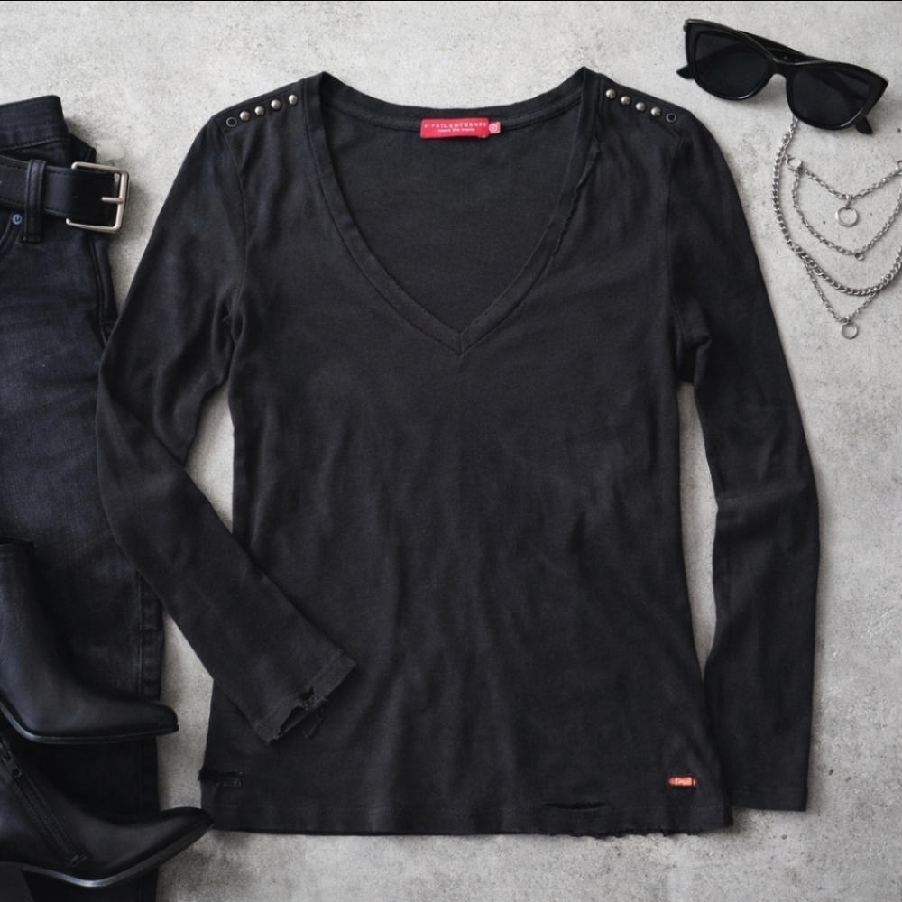 n:PHILANTHROPY Studded Shoulder V-Neck Tee Medium | Distressed Hem | Made in USA